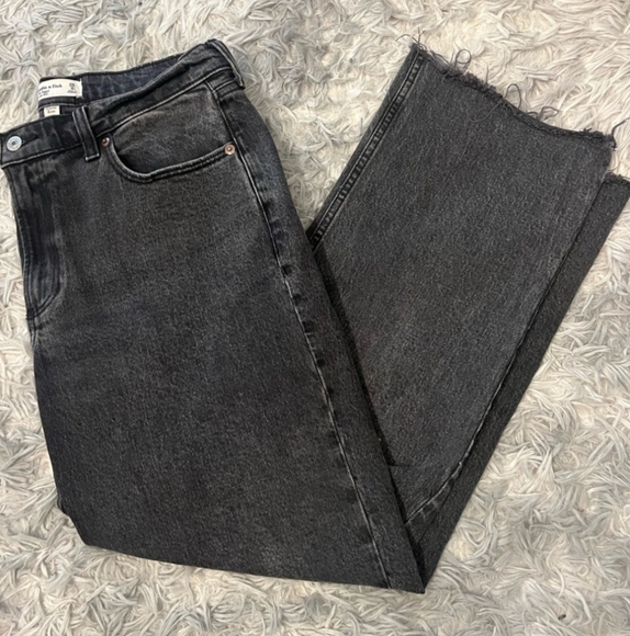 Abercrombie & Fitch Black Curve Love Baggy Low Rise Straight Leg Jeans - Picture 4 of 5
